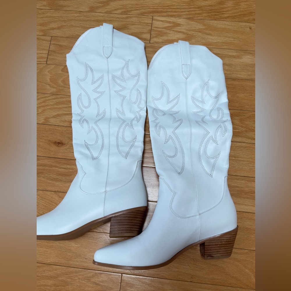 White cowgirl boots